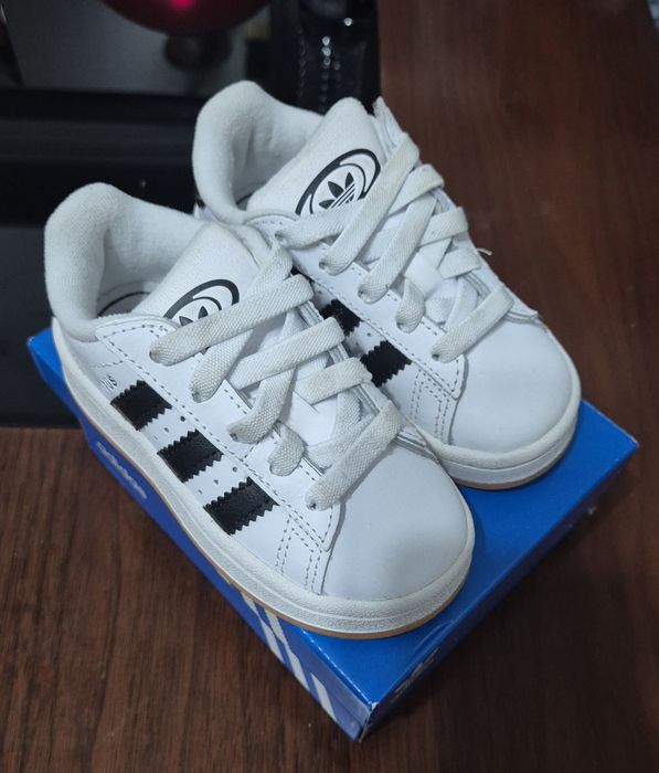 Sapatilhas adidas campus 00s 25