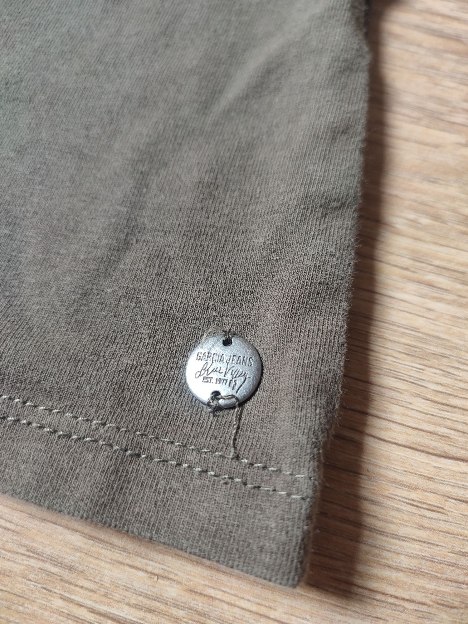Koszulka na ramiączkach zielona/khaki top bawełniany Garcia Jeans