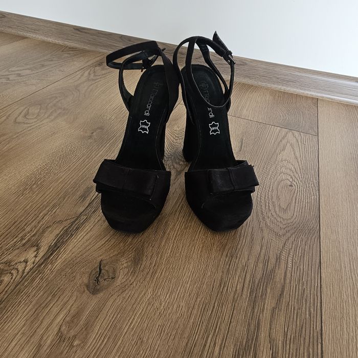 Sandalki na wysokim obcasie