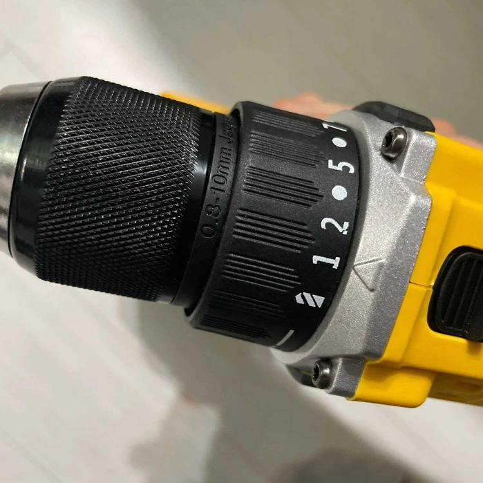 Крутой бесщёточный шуруповёрт DEWALT 20V MAX DCD805 ударный импакт