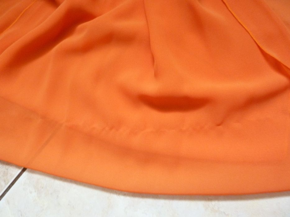 Sukienka koktajlowa obszyta cekinami soczysta pomarańcz M/38