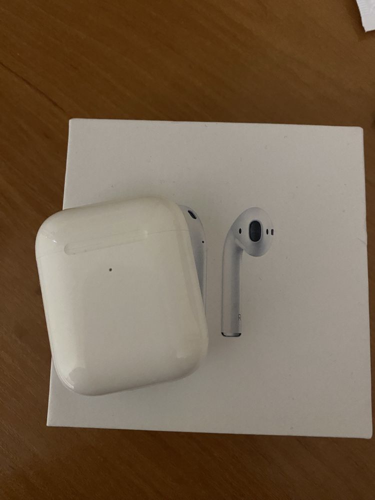 Продам наушники AirPods