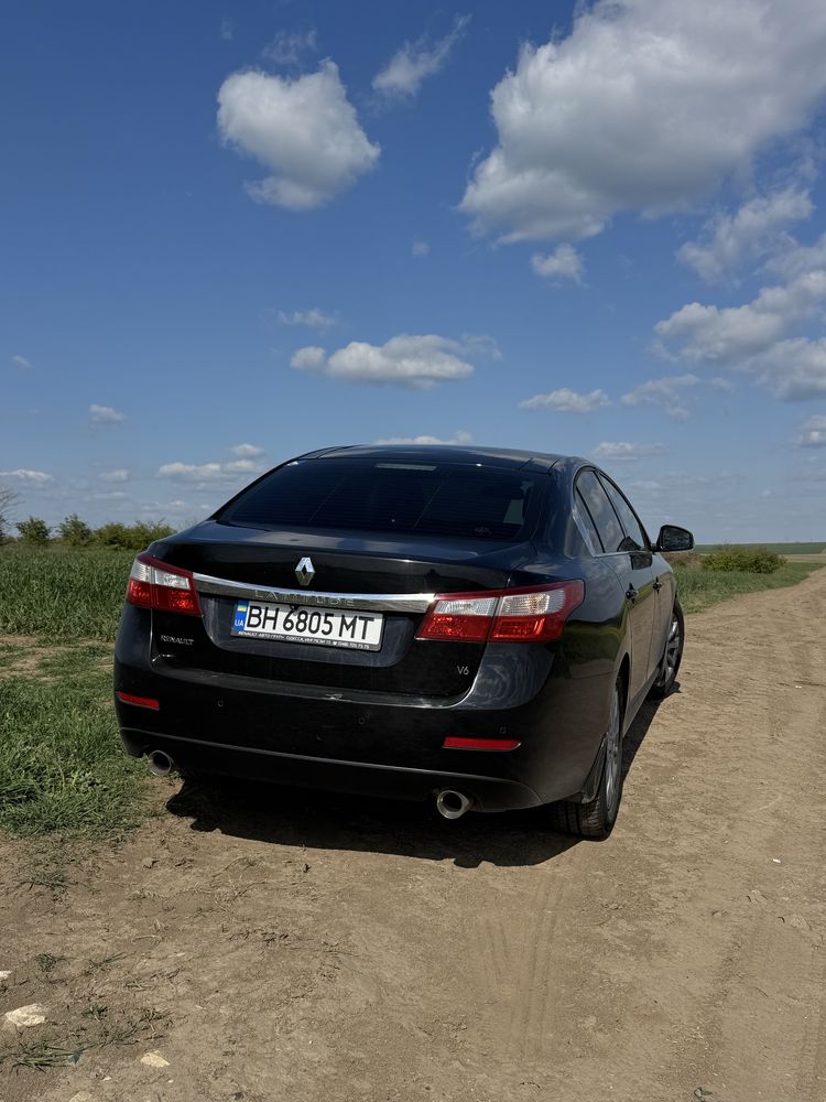 Renault Latitude 2011г Bose