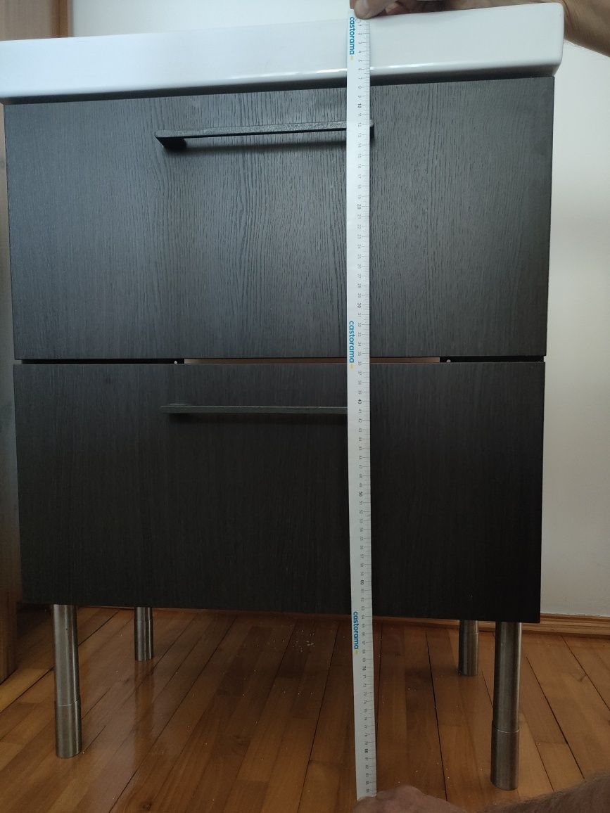 Szafka z umywalką Ikea i syfonem