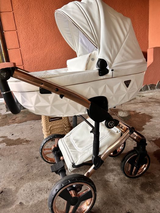 Дитяча коляска 3 в 1