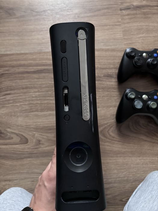 Xbox 360 z dwoma Kontrolerami