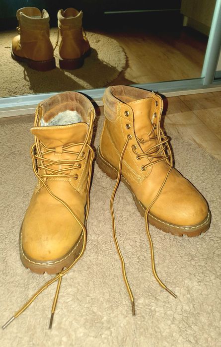 Miodowe trapery damskie