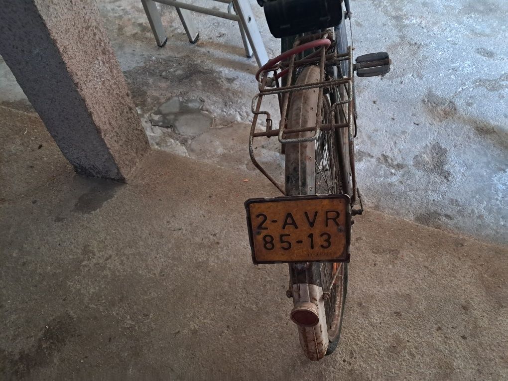 Vende-se bicicleta pasteleira
