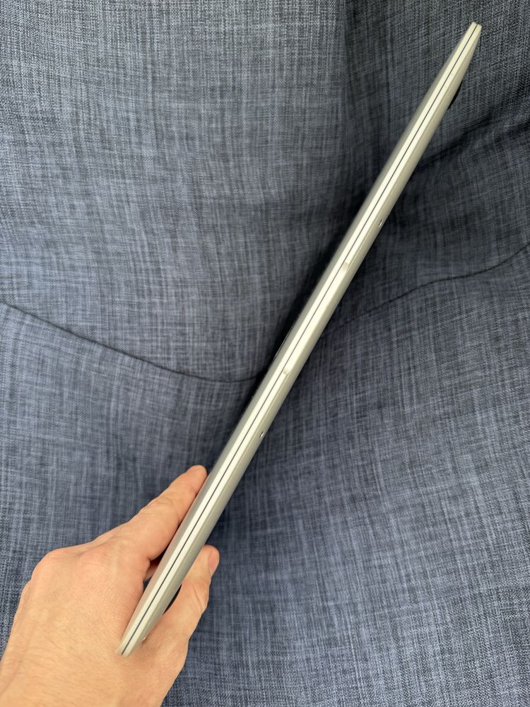 Macbook Air 13 2020 i5 1.1/3.5 Ghz ,8 gb Ram, 512Gb ssd , 94% АКБ