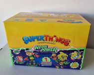 box 25 Figurek KID super Zings seria 11 Superthings NEON Power