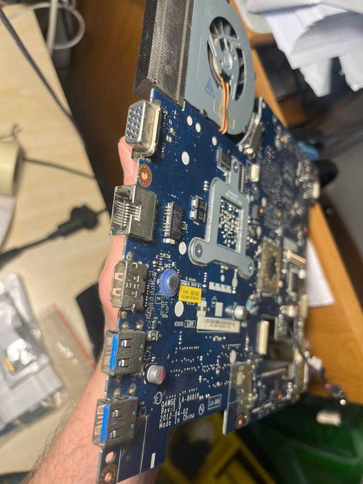 sprzedam płytę główną z laptopa Lenovo G585