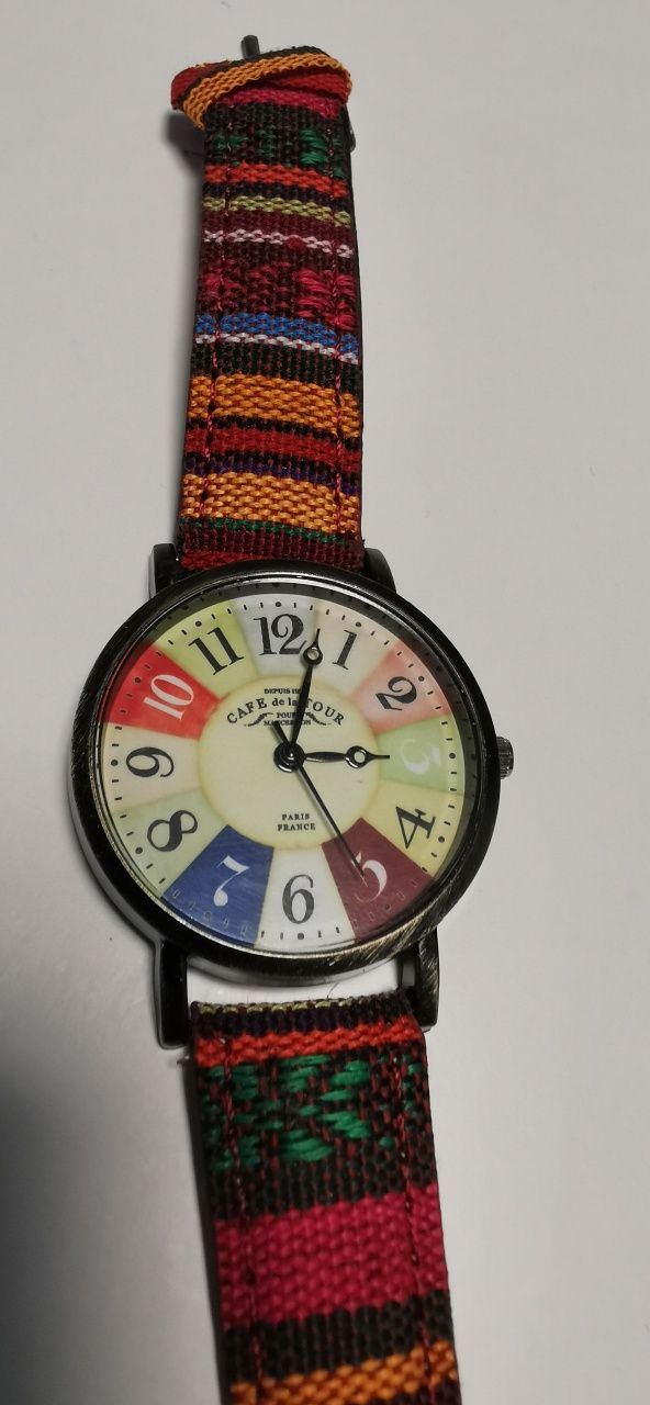 Kolorowy zegarek damski