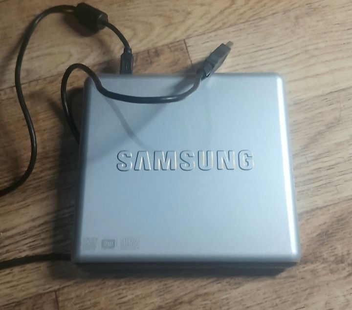 Зовнішній USB DVD±RW привод Samsung SE-S084D