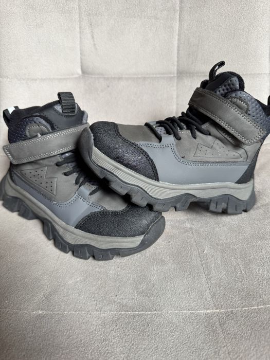 Продам зимове взуття на хлопчика 31 розмір