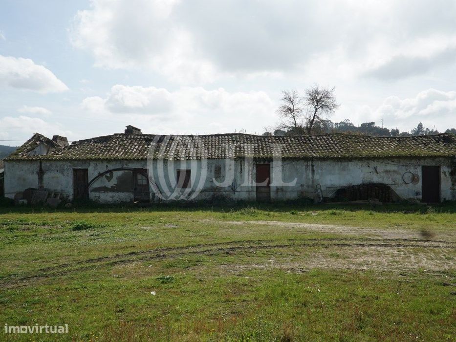 Herdade com terreno, em Raposa, Almeirim