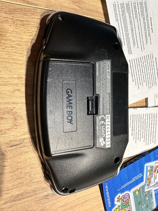 Game Boy Advance black - komplet, polska dystrybucja