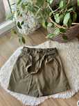 Shorty khaki vero moda M