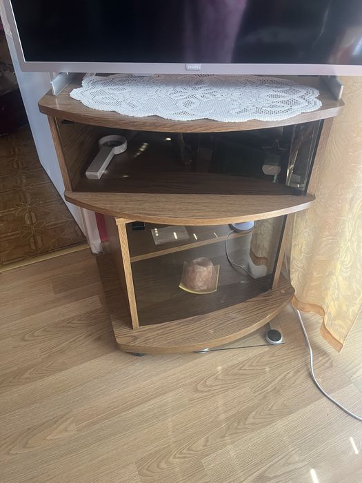 Stolik RTV  na kółkach