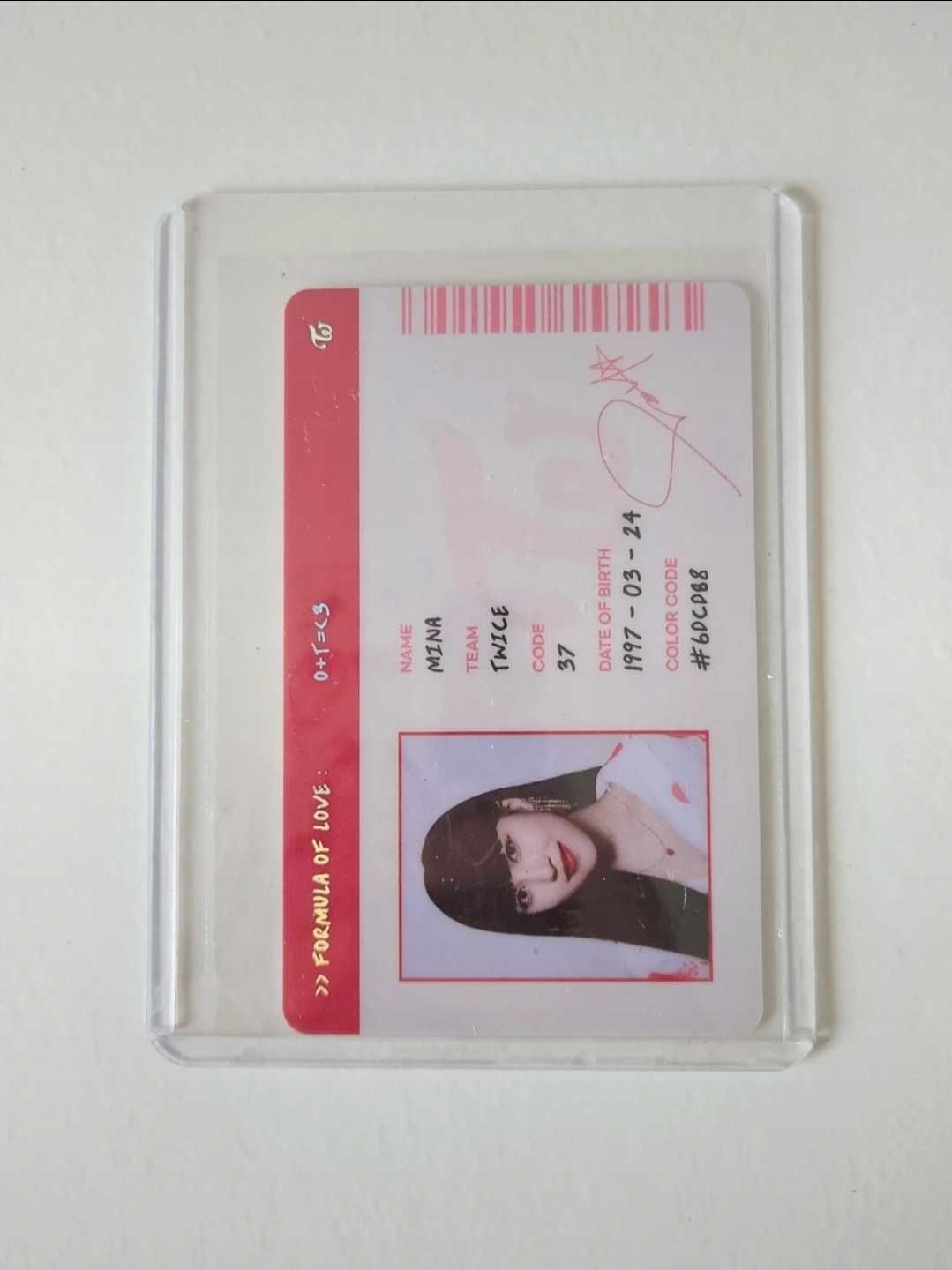 Twice Formula of Love: O+T=< 3 - Scientist

ID Cards