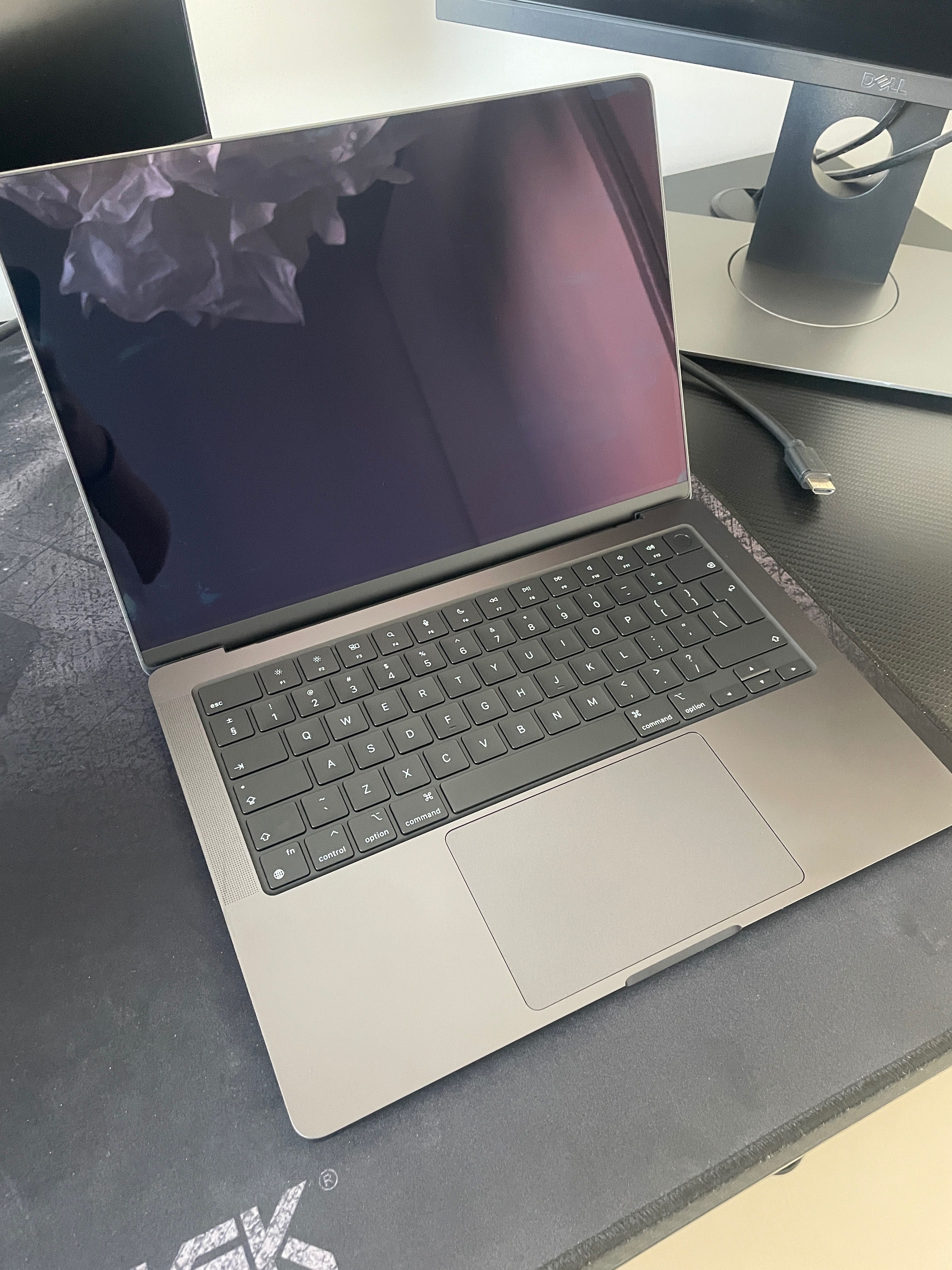   Macbook PRO M4 14” 32GB ram, 1TB SSD