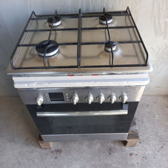 Духовий шкаф з  газовою варочною поверхнею