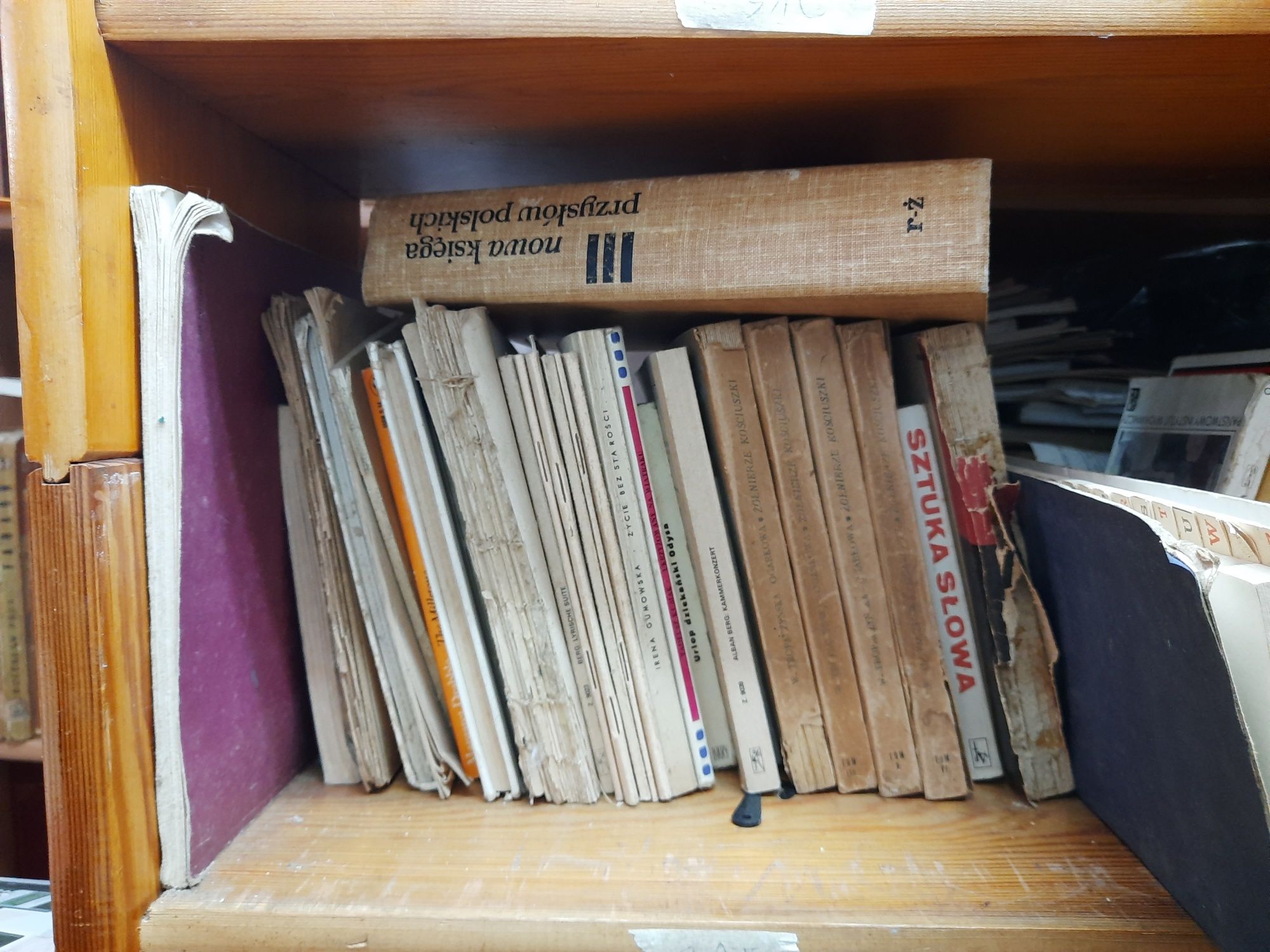 Nowa cena Biblioteka księgozbiór bestsellerów historii