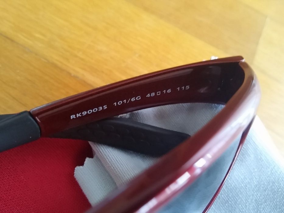 Óculos de sol Ray-Ban espelhados para criança como novos
