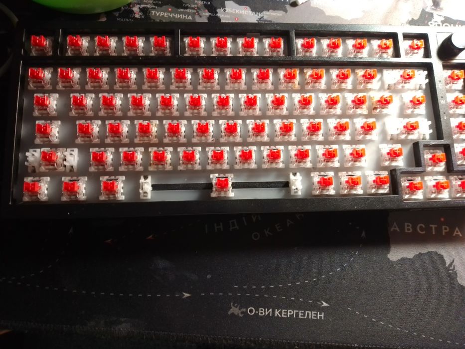 GamePro MK160B Hot-Swap Red Swich RGB