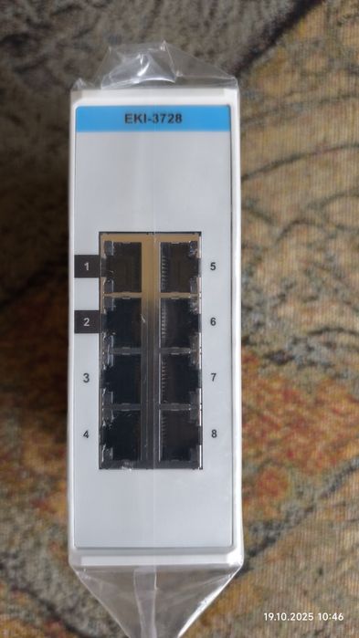 Промисловий некерований комутатор Ethernet Advantech EKI-3728.