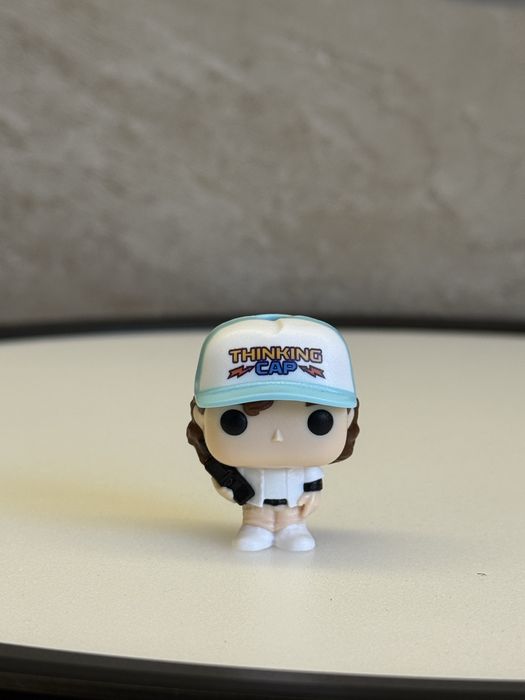 Продаю фігурку Дастін (Dustin) KinderJoy Stranger Things FUNKO