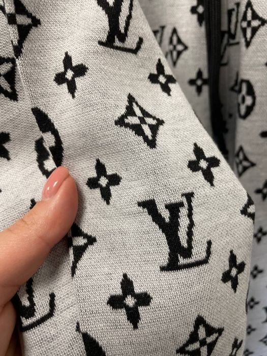 LOUIS VUITTON 2025 Женский костюм белый осень/зима люкс СКИДКА -40%