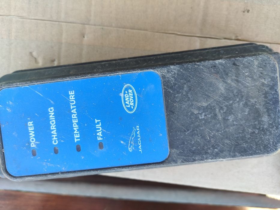 Продаю зарядний пртстрій для електромобіля