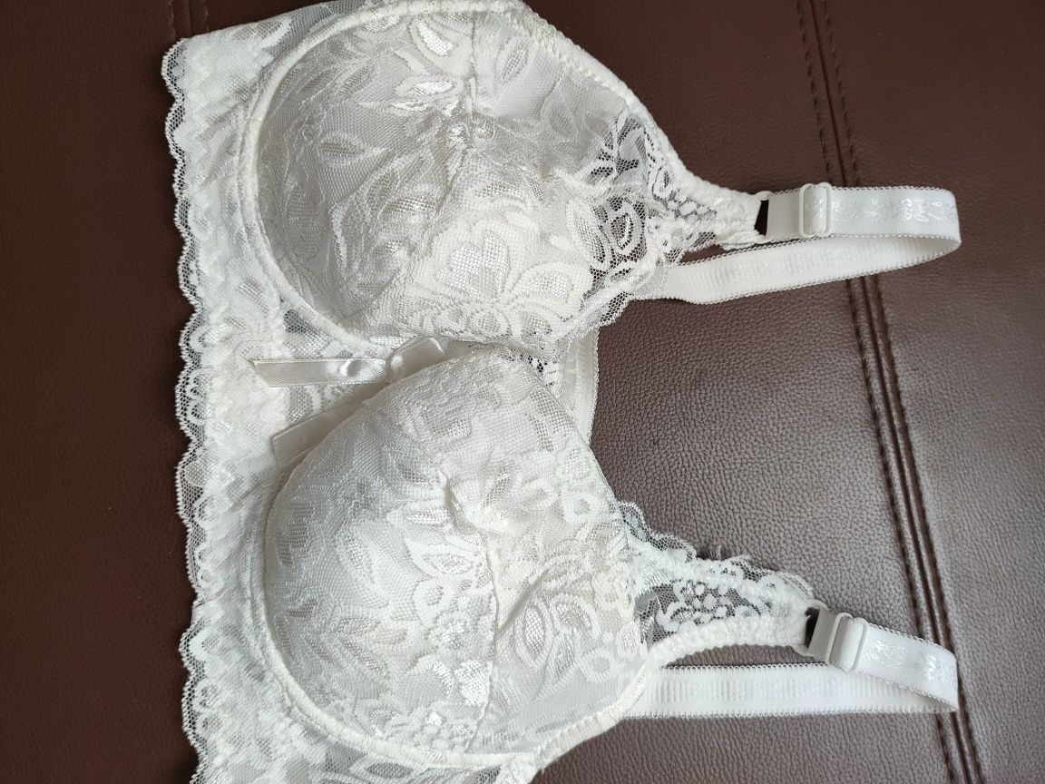 Elegancki biustonosz 100 D