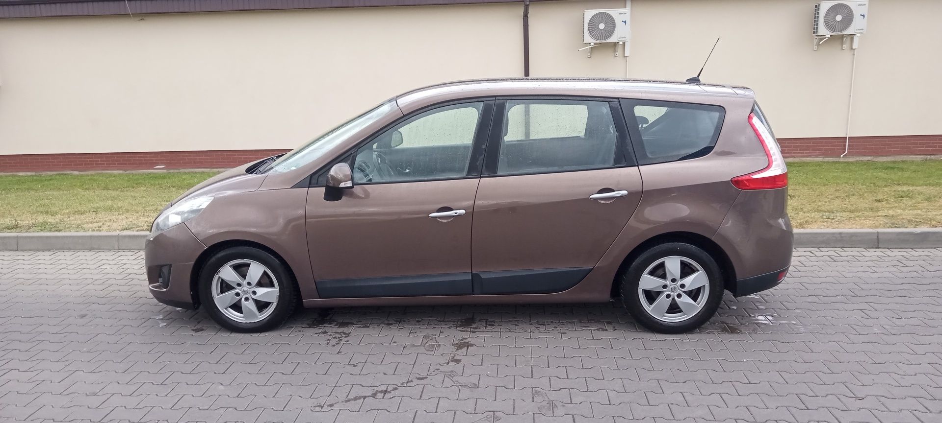 Wynajem samochodu, wypożycz auto, wypożyczalnia 7 osob