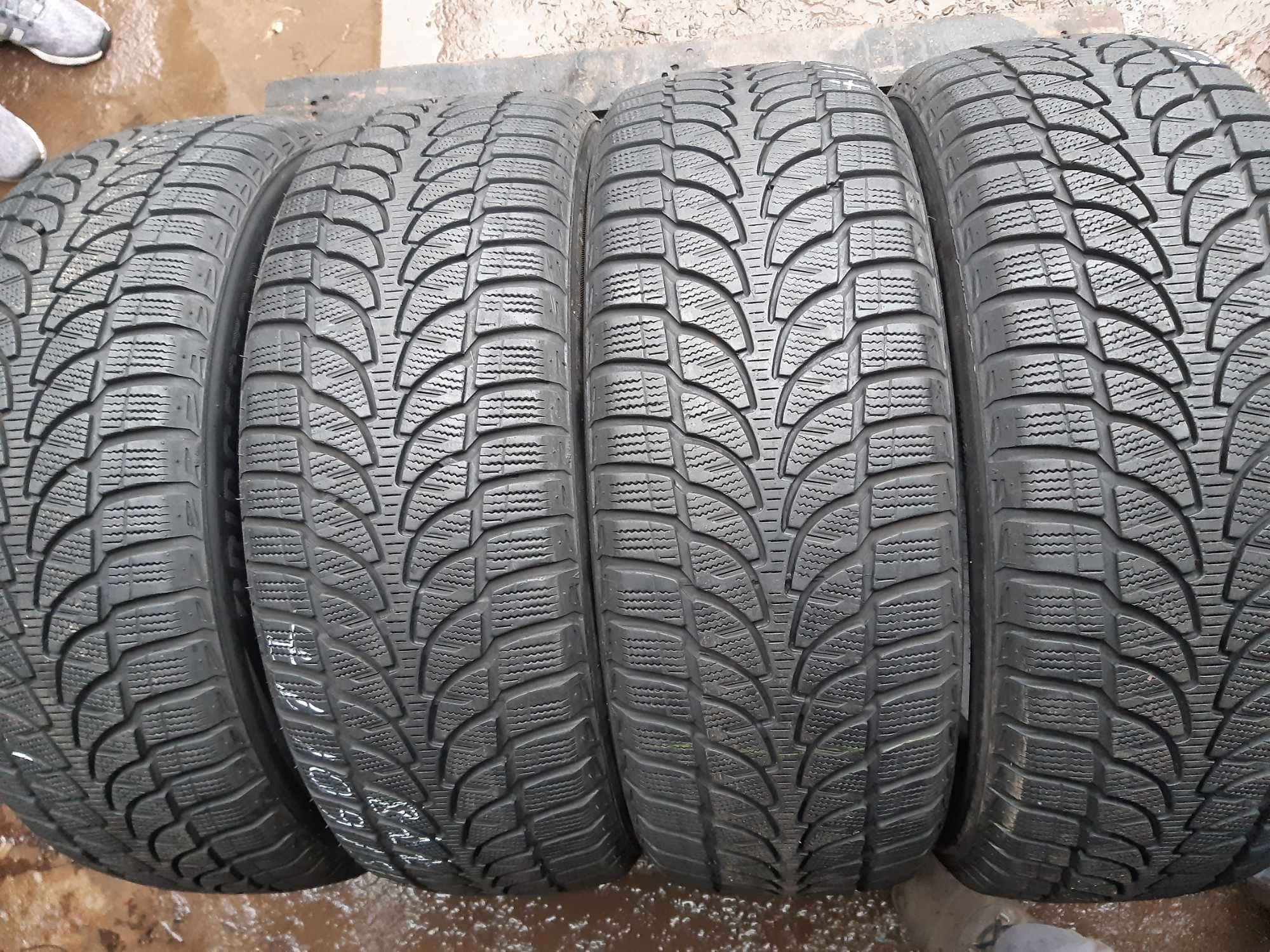 Opony zimowe 215.60.17 Bridgestone komplet w bardzo dobrym stanie