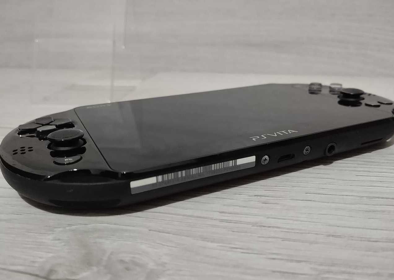 Sony PS Vita Slim 64Gb + 30 Ігор + Повний заводський комплект