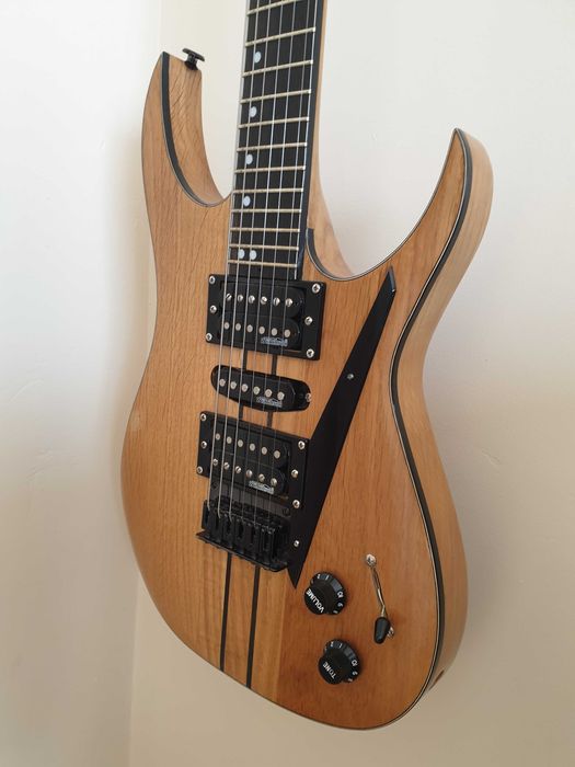 gitara lutnicza neck thruu
