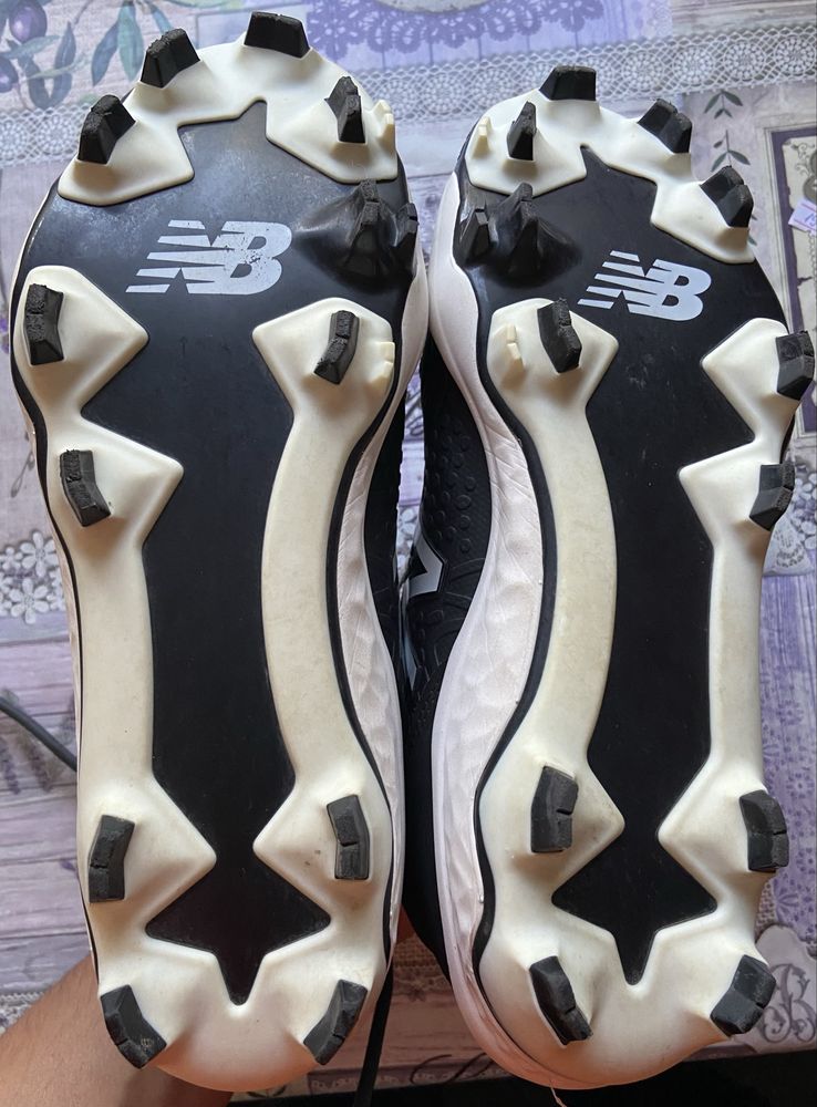 Бутси New Balance 42 р.
