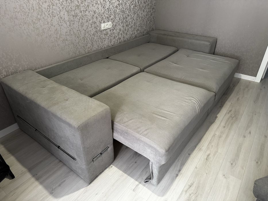 Продам великий диван в гарному стані