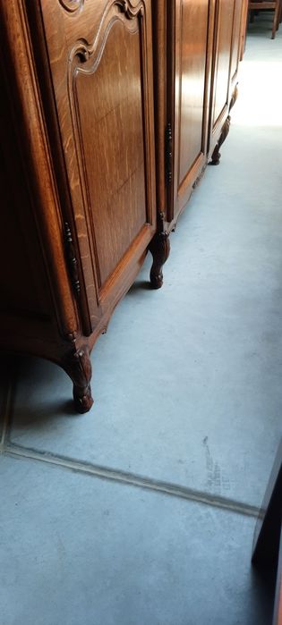 Dębowa czterodrzwiowa szafa w stylu Ludwika RATY