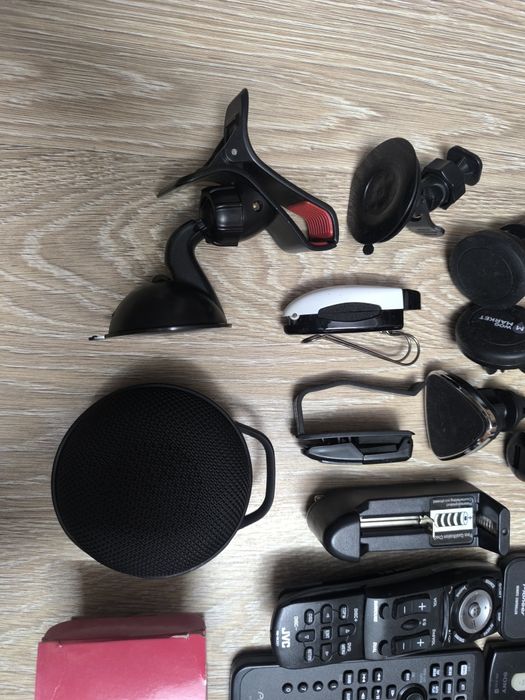 Авто аксессуары ,пульты, держатели,зарядные