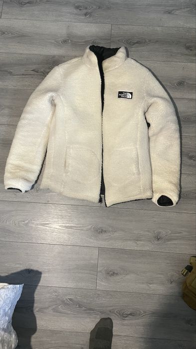 Продам курточку the north face