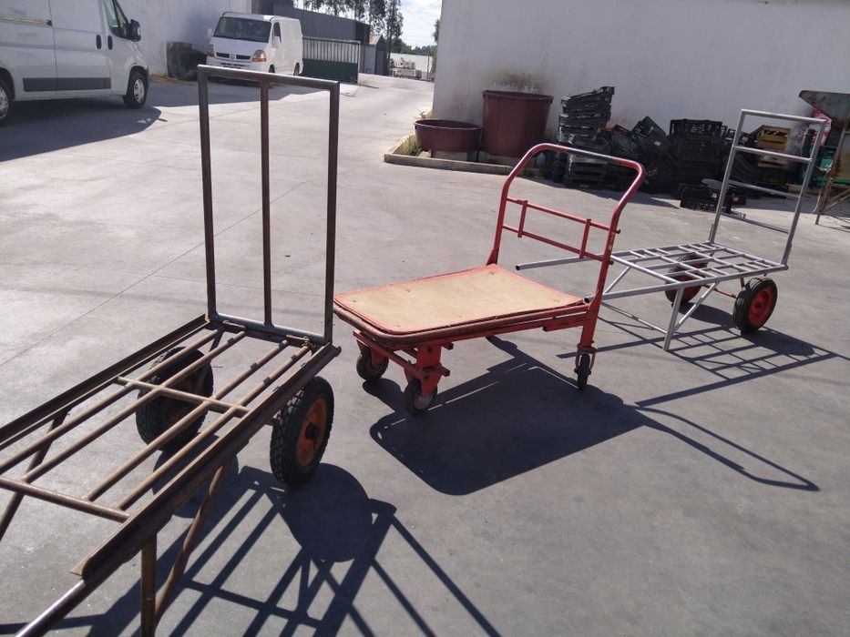 Carrinho para transporte de frutas e batata