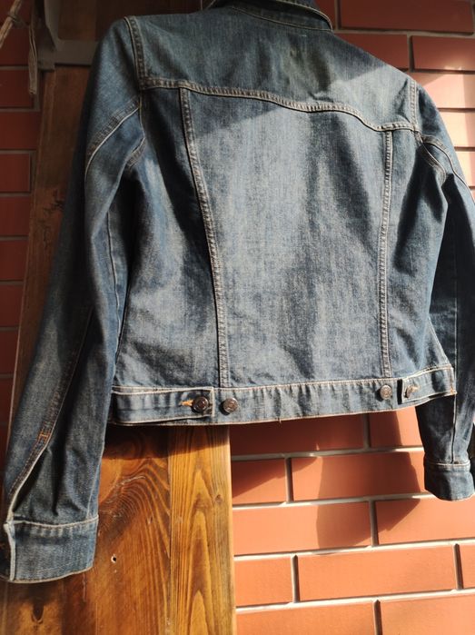 Курточка джинсова