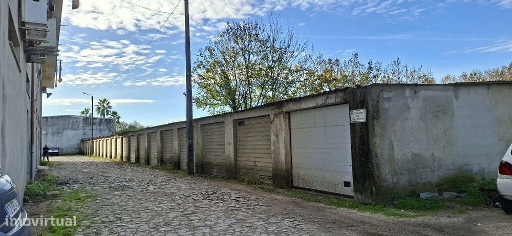 Garagem - Lago Amares