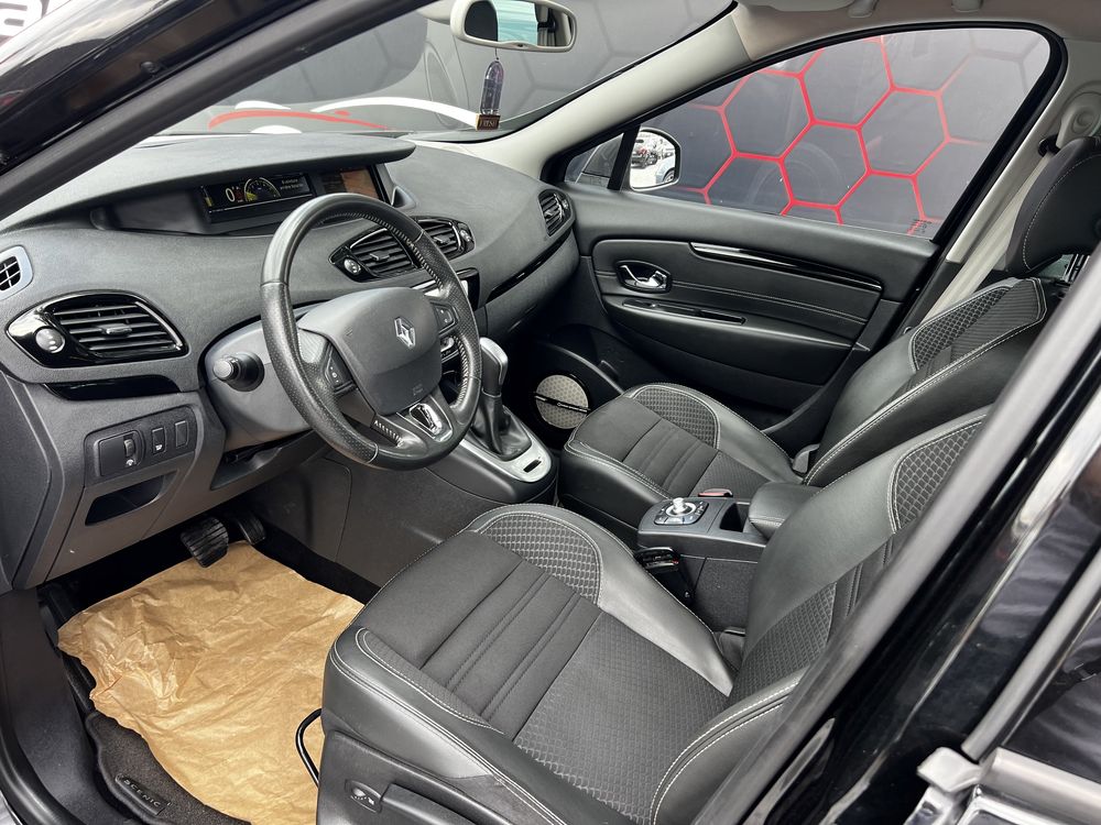 Renault Grand Scenic Bose из Швейцарии