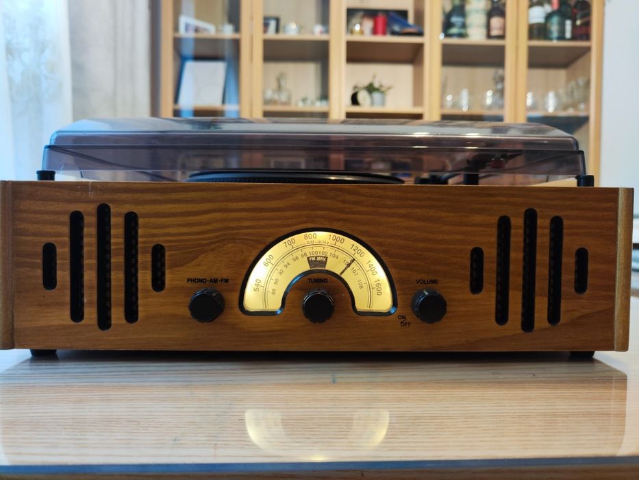 Gramofon z radiem
