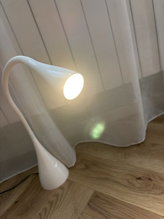 Lampka biurkowa LED
