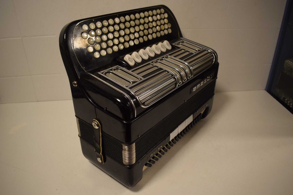 Acordeon Hohner Riveira III N 3 Voz, 274