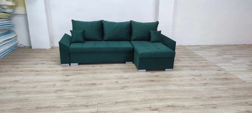 Narożnik z funkcją spania i pojemnikiem na pościel